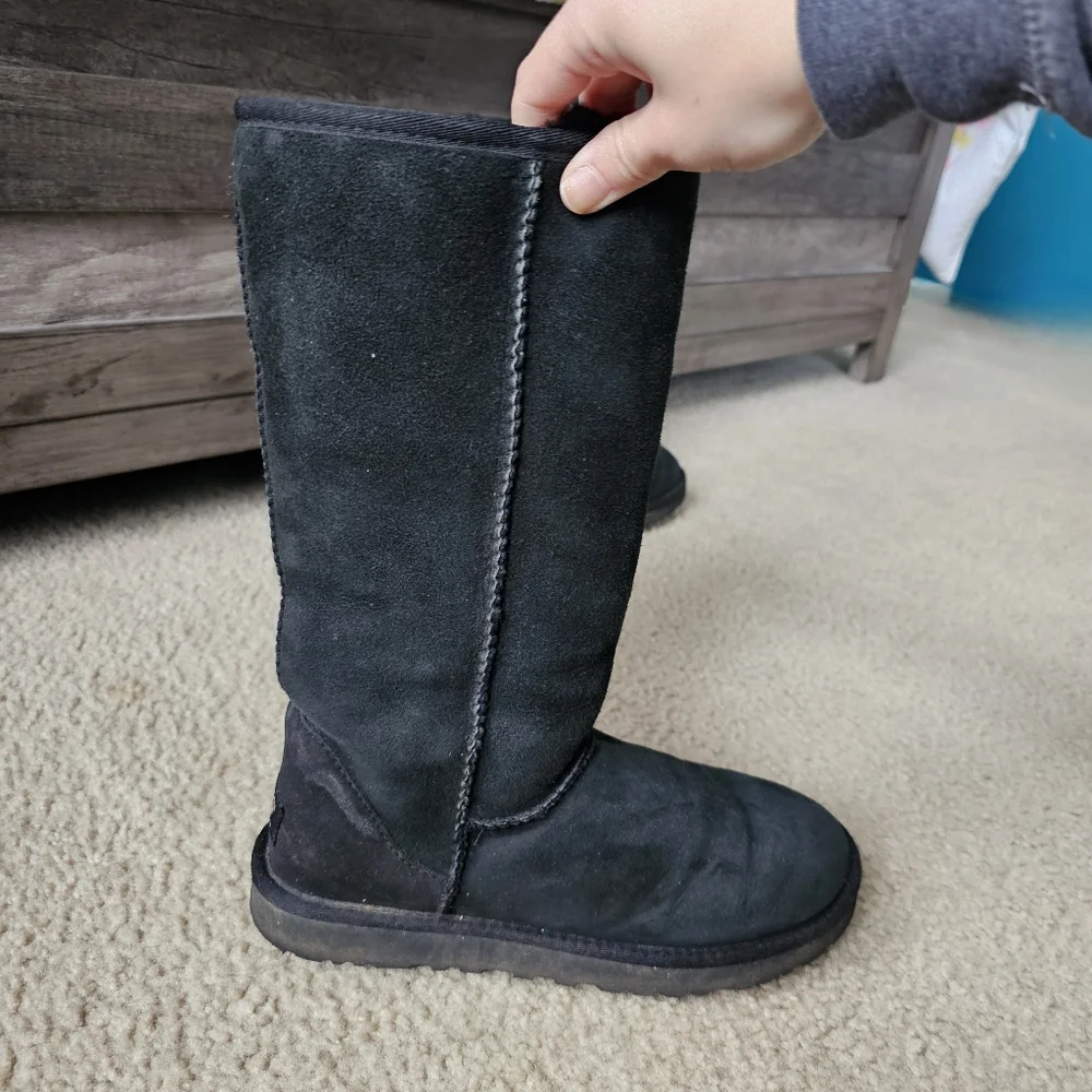 UGG black classic tall boots sheepskin shearling size 8